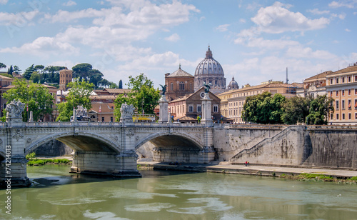 Cité du Vatican vue du pont Saint Ange, Rome