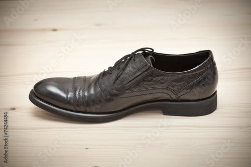 Classic leather shoes in black