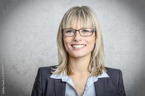 Geschäftsfrau mit Brille photo