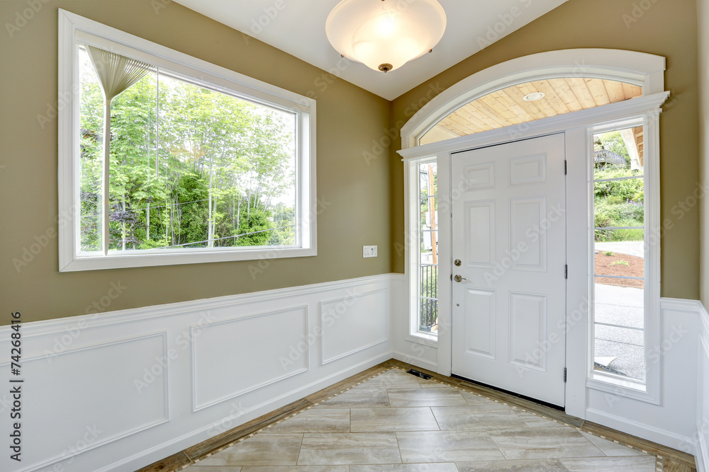 Fototapeta premium White and olive tones entrance hallway