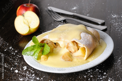 Canvas Print Apple strudel