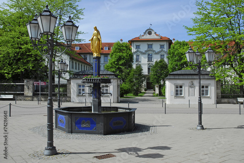 Barockschloss und Brunnen, Bad Wurzach photo