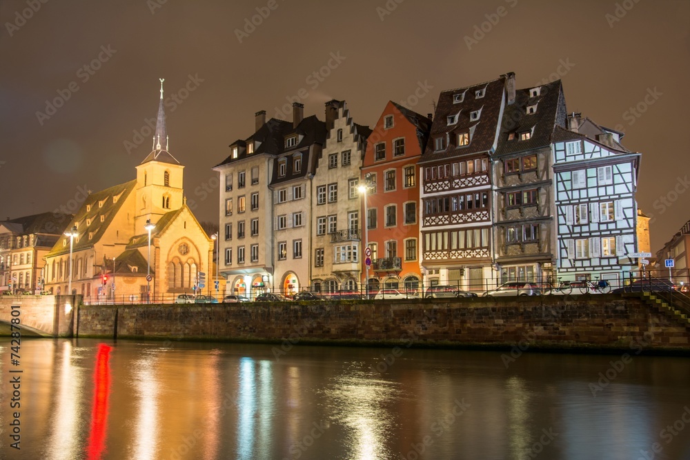 La Petite France à Strasbourg de nuit, Alsace