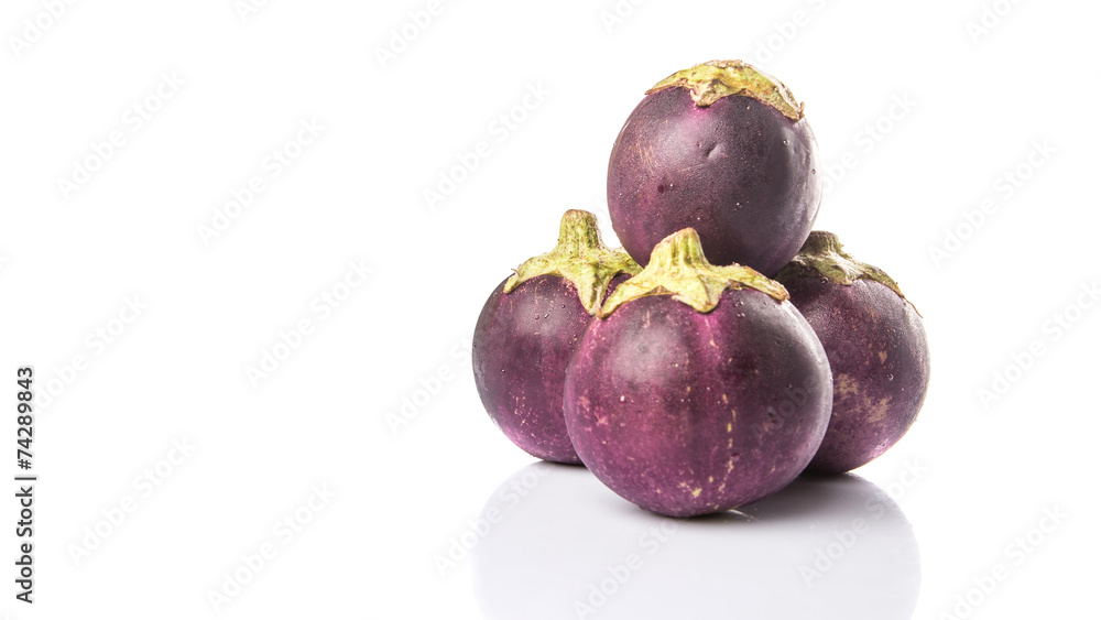 Obraz premium Round shape eggplant over white background