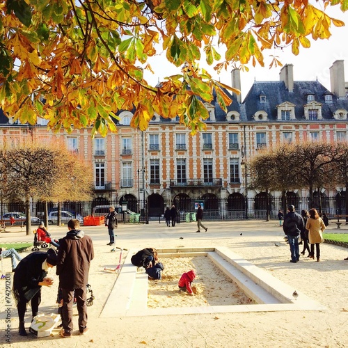 Paris, place des Vosges photo