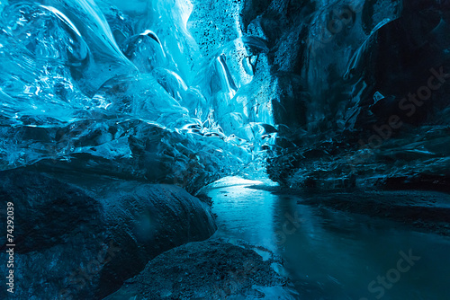 Murais de parede Big ice cave a at Vatnajokull glacier, Iceland