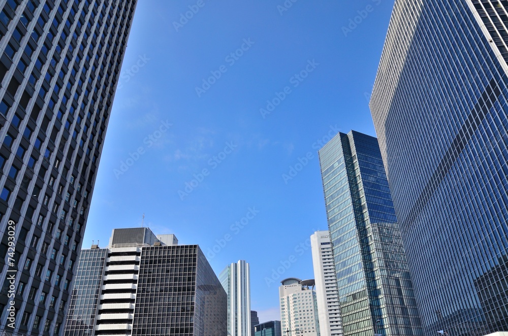 大阪駅前のビル群