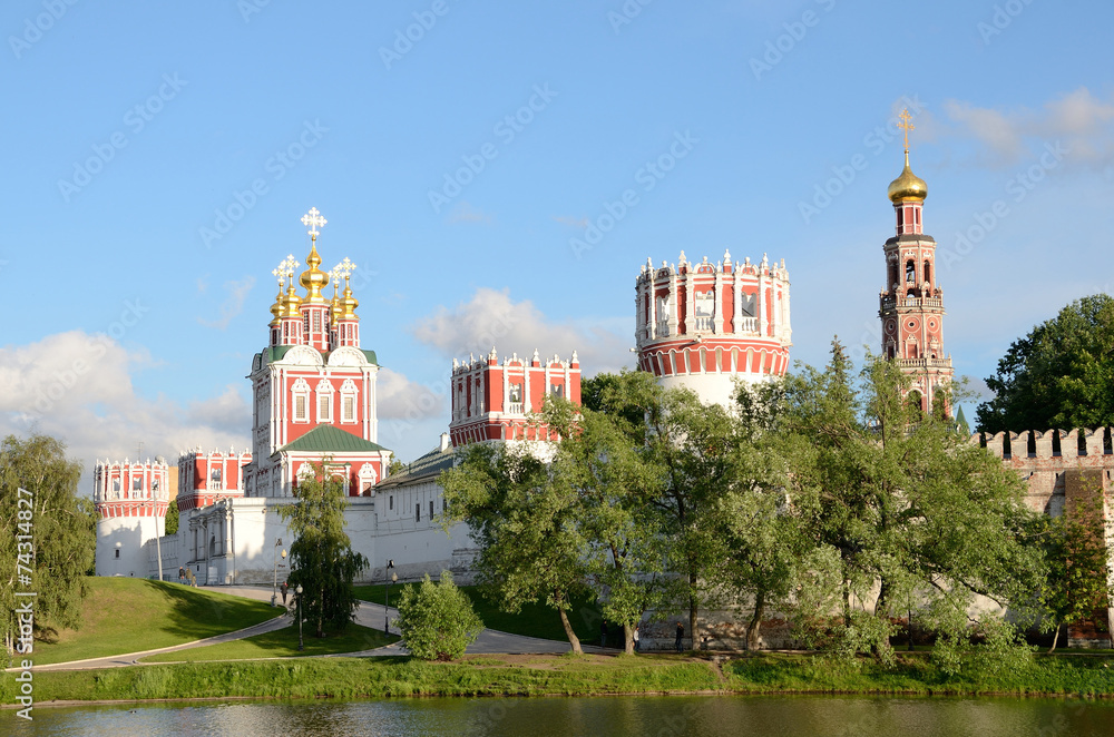 Новодевичий монастырь в Москве Новодевичий монастырь в Москве