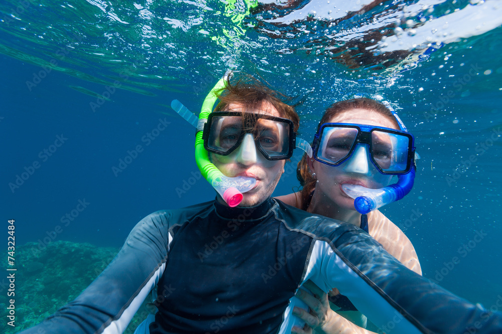 Fototapeta premium Couple snorkeling