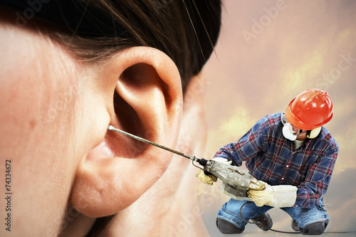 The chipping hammer in the ear photo