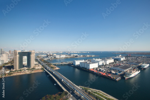 フェリー埠頭と東京港 