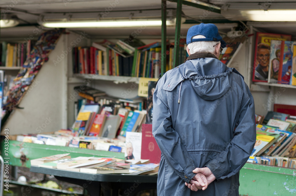 Old man and the books Old man and the books