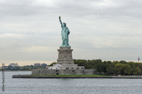 New York - Freiheitsstatue #74341883