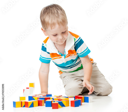 kid playing toy blocks  iso...