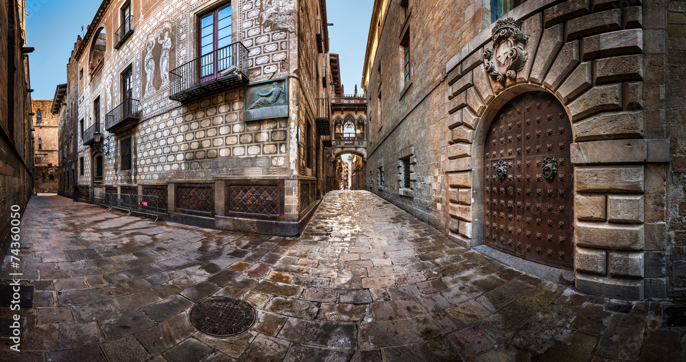 Naklejka premium Barri Gothic Quarter and Bridge of Sighs in Barcelona, Catalonia