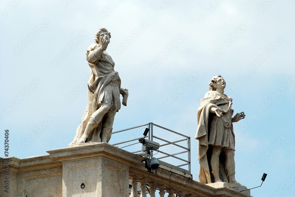 Sculptures on the facade of Vatican city works