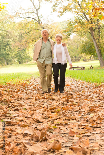 Senior couple in park © Stock Rocket