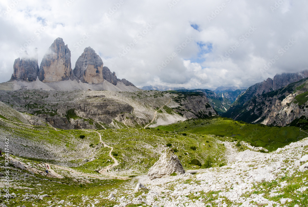 Fototapeta premium Krajobraz Alp w sezonie letnim. Dolomity, Włochy