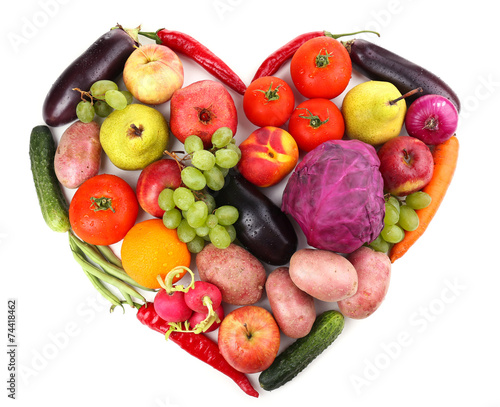 Fototapeta Naklejka Na Ścianę i Meble -  Fresh organic vegetables and fruits in shape of heart, isolated