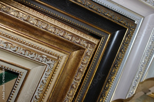 baguette with ornament