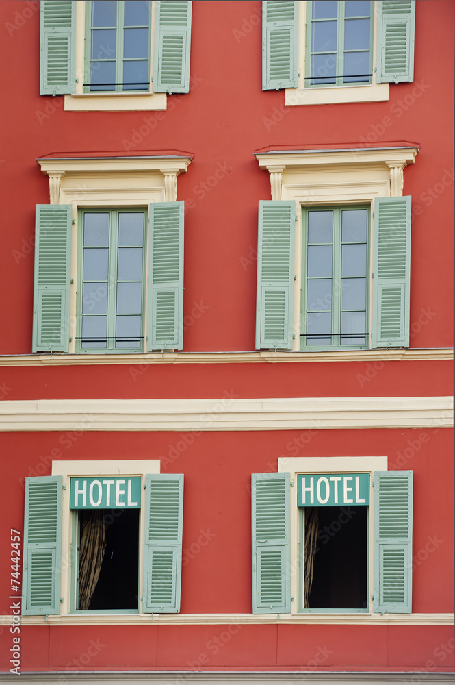 Fototapeta premium Hotelfassade als Symbolfoto