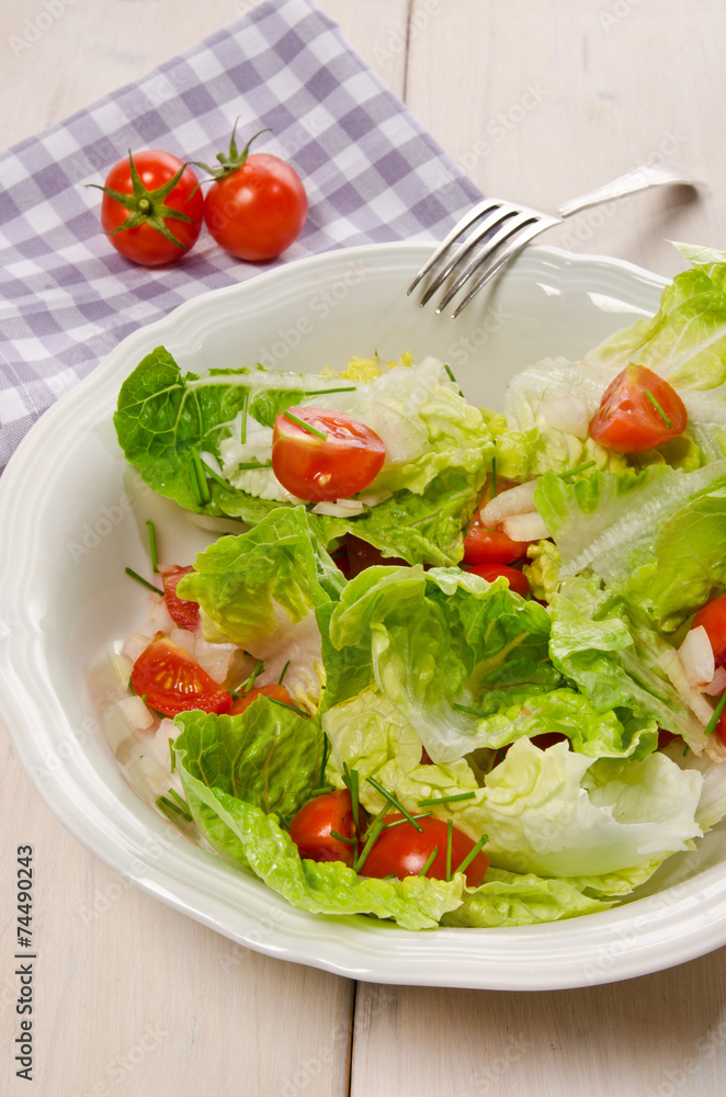 Salad with tomatoes