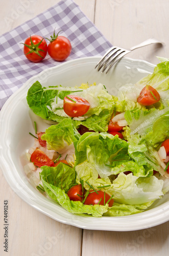 Salad with tomatoes