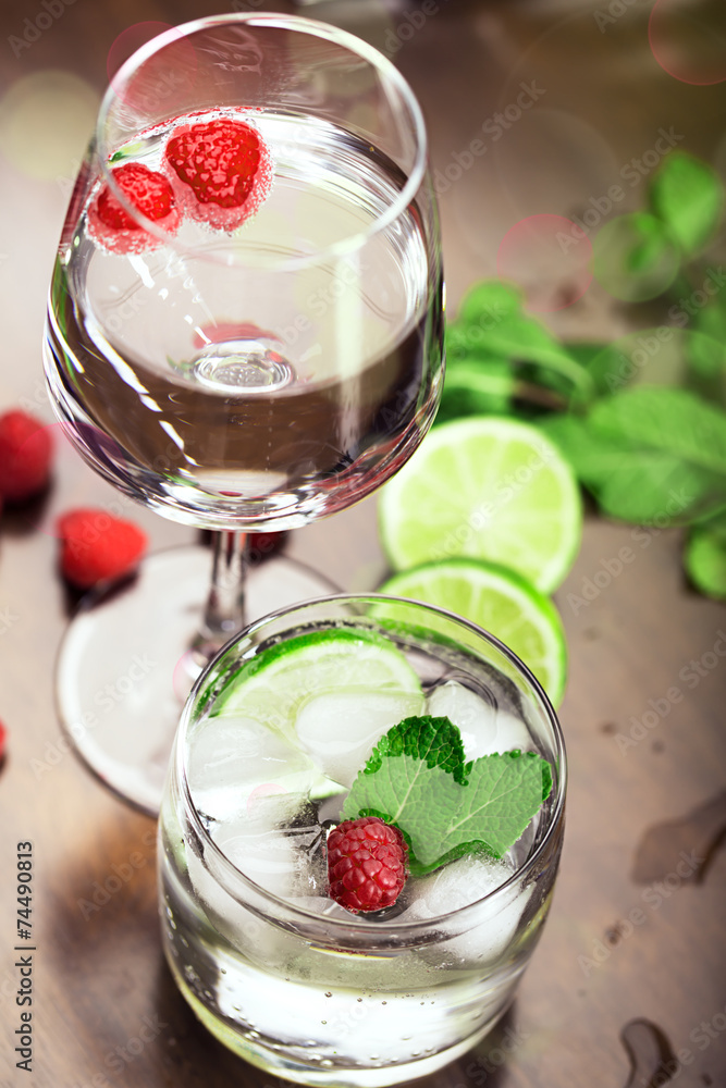 Fresh cocktails with mint and raspberry Fresh cocktails with mint and raspberry