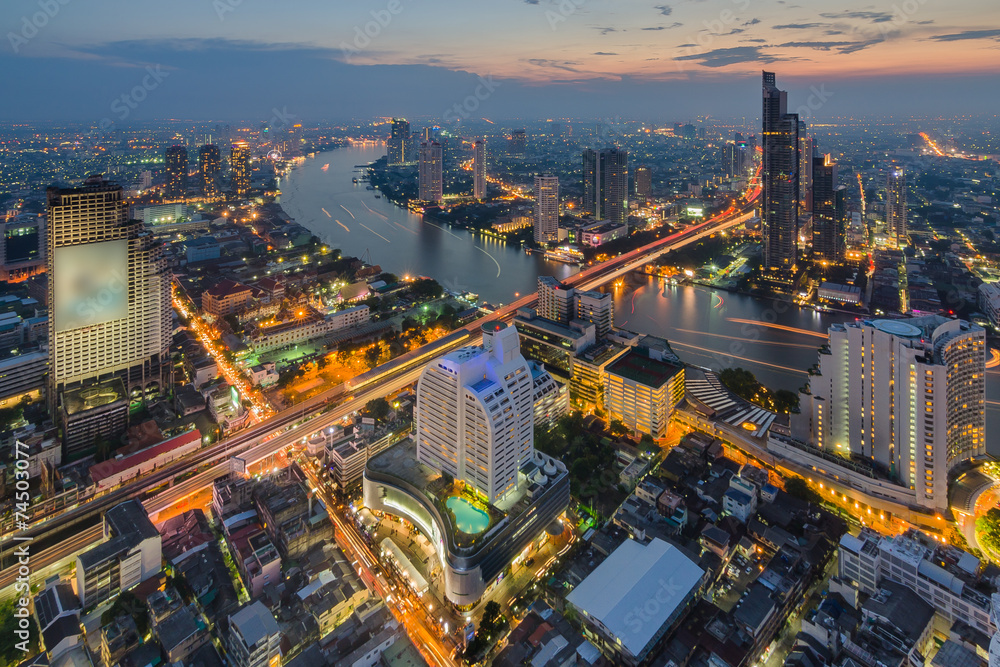 Naklejka premium Bangkok cityscape from top view at night