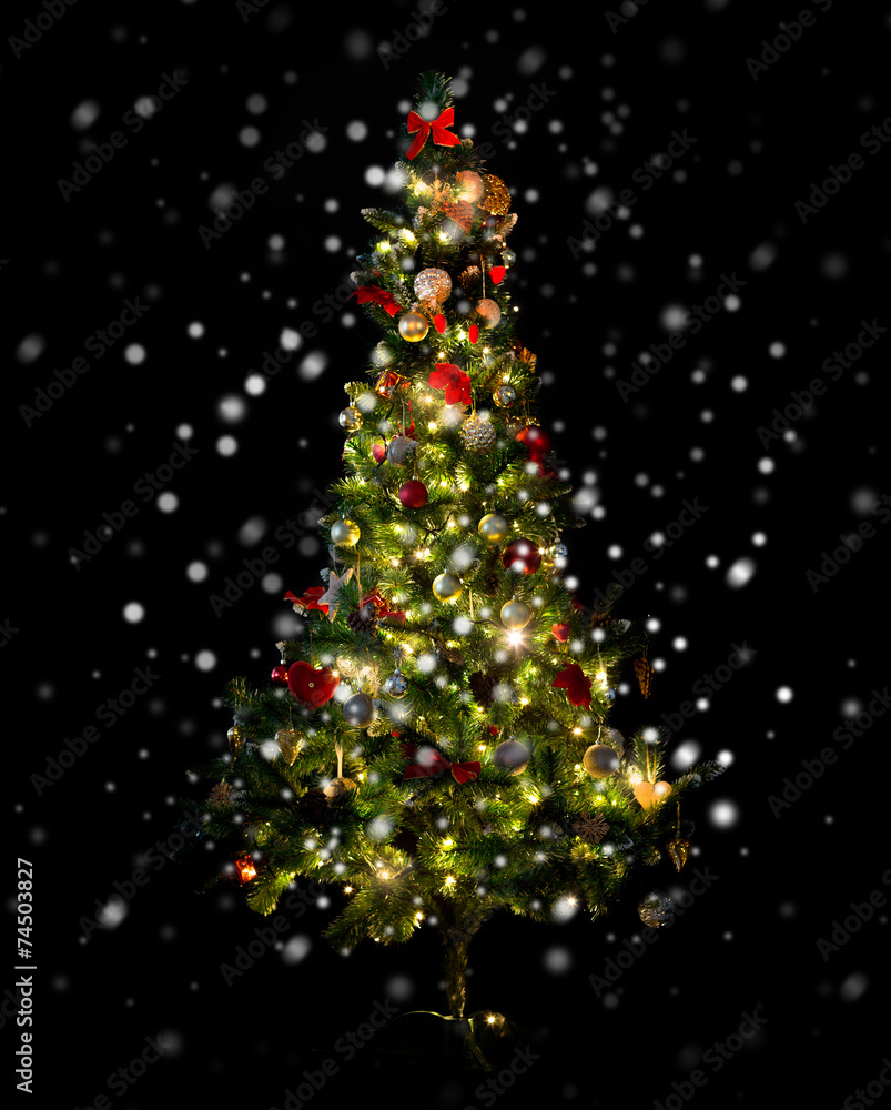 beautiful decorated and illuminated christmas tree beautiful decorated and illuminated christmas tree