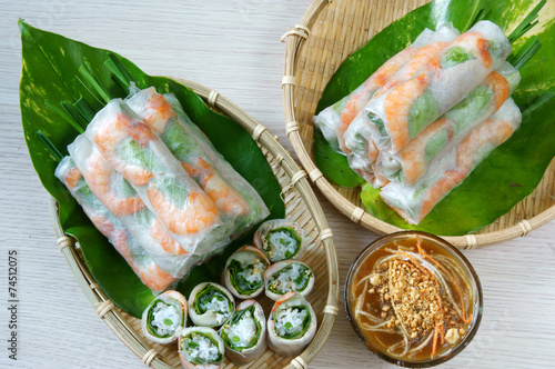 Vietnamese food, goi cuon, salad roll photo