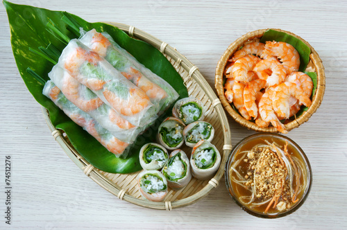 Vietnamese food, goi cuon, salad roll