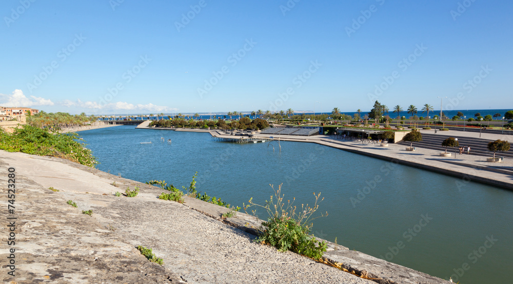 Fototapeta premium Man made lake at Palma de Mallorca