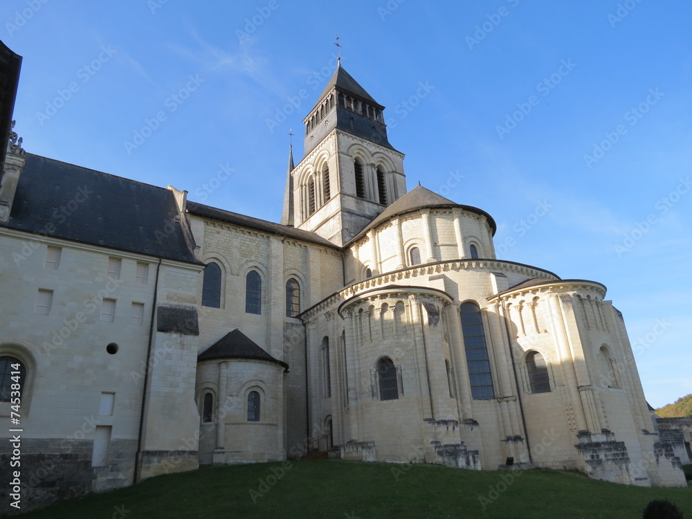 Maine-et-Loire - Abbaye de Fontevraud et son chevet