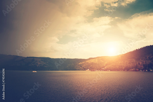Fototapeta Naklejka Na Ścianę i Meble -  Lake sunset