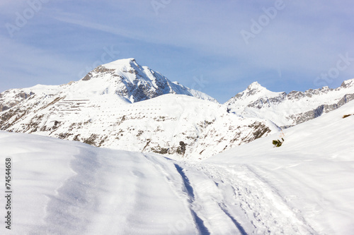 Paesaggio di montagna con neve