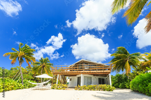 Obraz na płótnie Beach house at the 7 mile beach, Grand Cayman w salonie