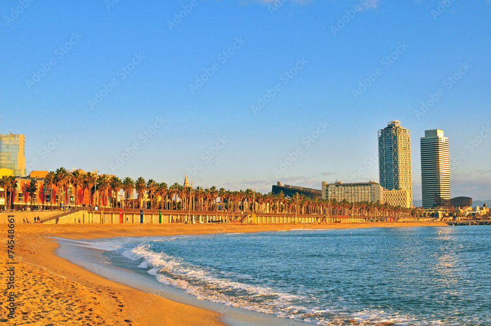 Obraz premium On the beach of Barcelona