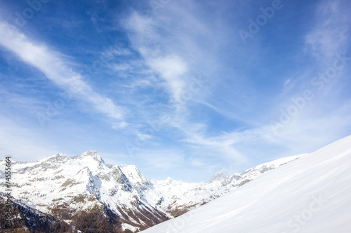 Veduta di montagna invernale © MarcoMonticone