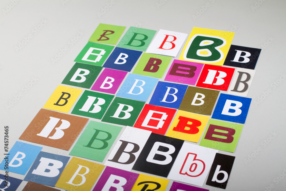 Papierschnipsel mit dem Buchstabe B Papierschnipsel mit dem Buchstabe B