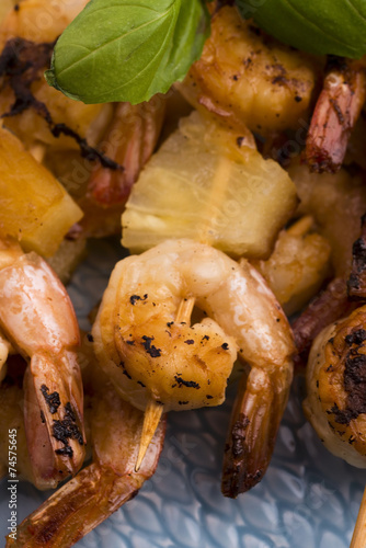 Skewer shrimp with pineapple