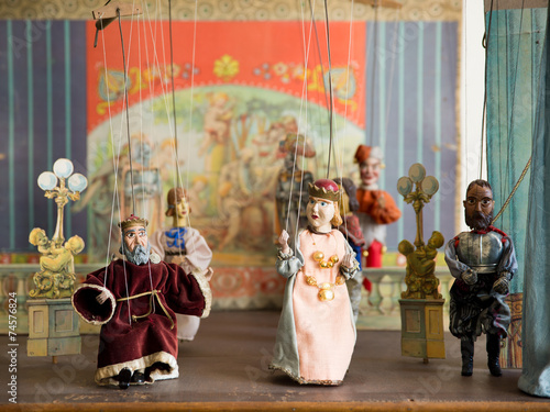 Obraz na plátně Old marionettes