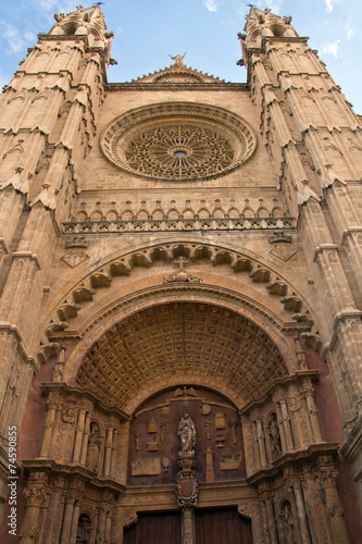Detail der Kathedrale der Heiligen Maria © kelifamily
