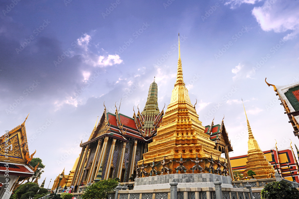 Fototapeta premium Wat Phra Kaeo,Bangkok,Thailand