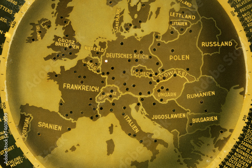 Europakarte aus der NS-Zeit, auf einem Radio von 1939