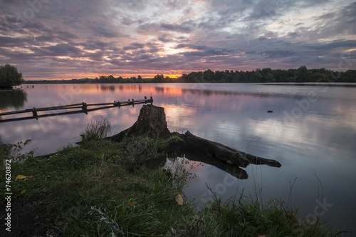 świt nad rzeką