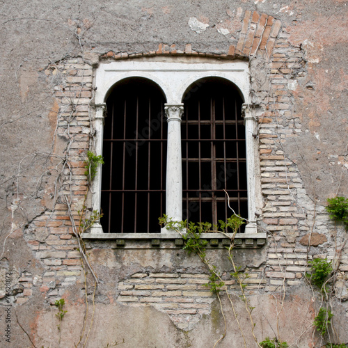Finestra Antica