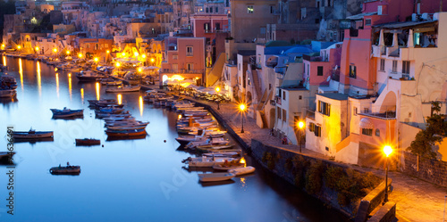 abends im Hafen von Procida