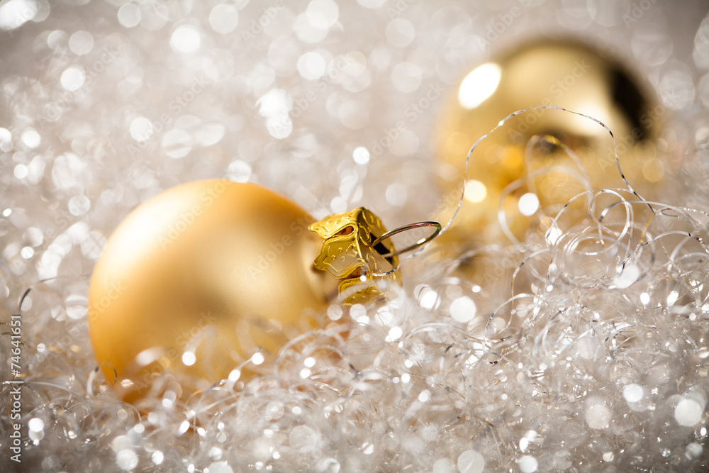Weihnachtskugeln im Engelshaar StockFoto Adobe Stock