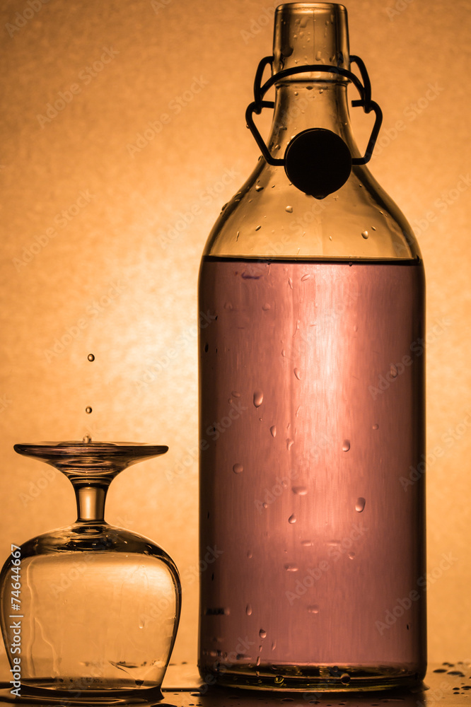 custom made wallpaper toronto digitalAlkohlisches Getränk mit Tropfen